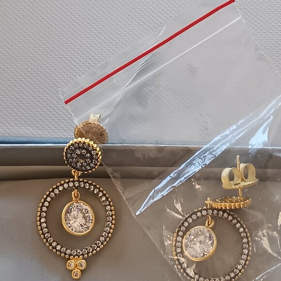 Neiman Marcus - Earrings - Picture 8 of 11